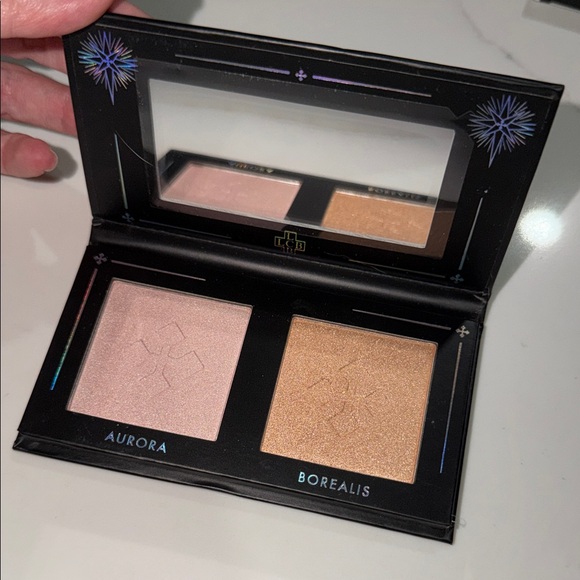 Highlighter Palette - Silver and Black - Picture 3 of 4